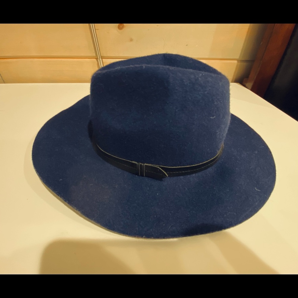 100% wool hat Forever 21